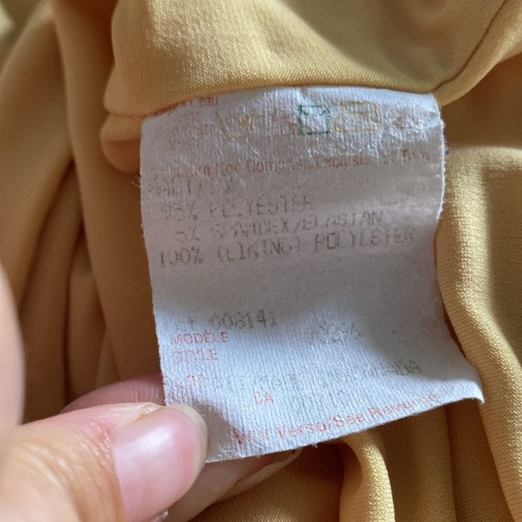 Joseph Ribkoff Light Yellow Sleeveless stretchy Top shirt size 16 - Picture 9 of 9